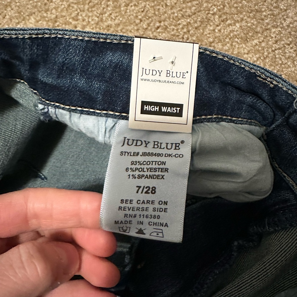 NWT Judy Blue High Waist Wide Leg Crop Jeans Dark Blue Size 7/28 - Picture 9 of 14
